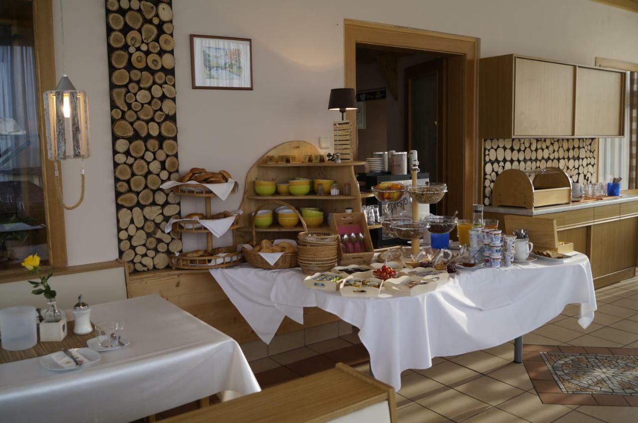 Pension Dobernig - Contactless Check In/Stay クラーゲンフルト エクステリア 写真